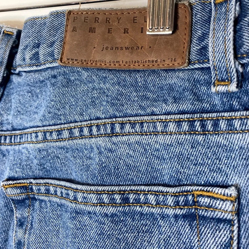 Vintage Perry Ellis Upcycled Denim Cut Off Shorts Size 34 - Picture 4 of 5